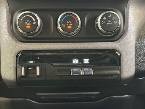 Used 2019 RAM 2500 Big Horn AWD/4WD image 40