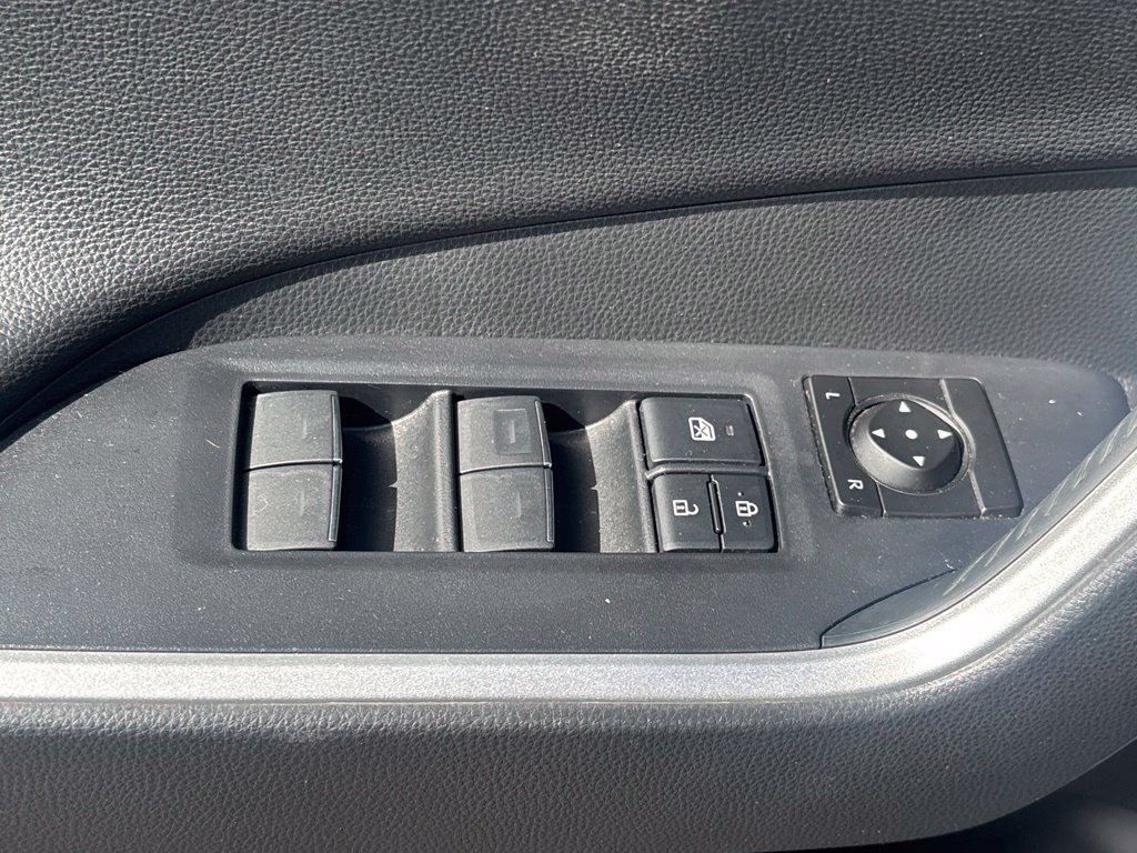 Used 2022 Toyota RAV4 XSE AWD/4WD image 8
