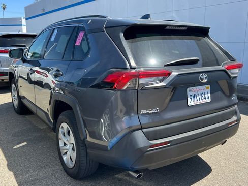 Used 2021 Toyota RAV4 LE image 6