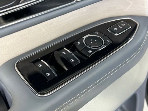 Used 2022 Lincoln Navigator L Black Label AWD/4WD image 40