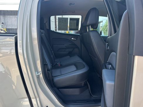 Used 2022 Chevrolet Colorado Z71 AWD/4WD image 19