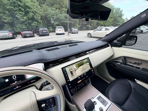 Used 2023 Land Rover Range Rover Long Wheelbase SE AWD/4WD image 26