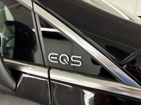 New 2026 Mercedes-Benz EQS 550 4MATIC SUV image 32