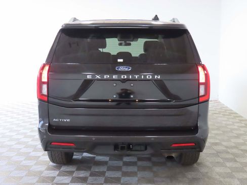 Used 2025 Ford Expedition Active AWD/4WD image 4