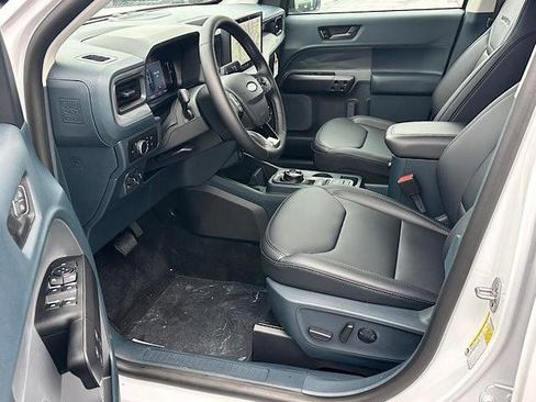 New 2025 Ford Maverick Lariat w/ Black Appearance Package image 9