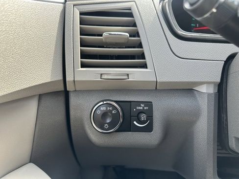 Used 2011 Chevrolet Traverse LT w/ Personal Connectivity Package image 21