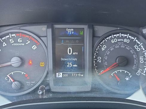 Used 2021 Toyota Tacoma SR w/ SR Convenience Package image 21