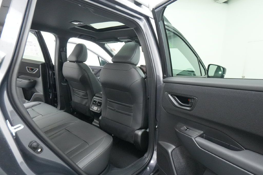 Used 2026 Subaru Outback Limited AWD/4WD image 31