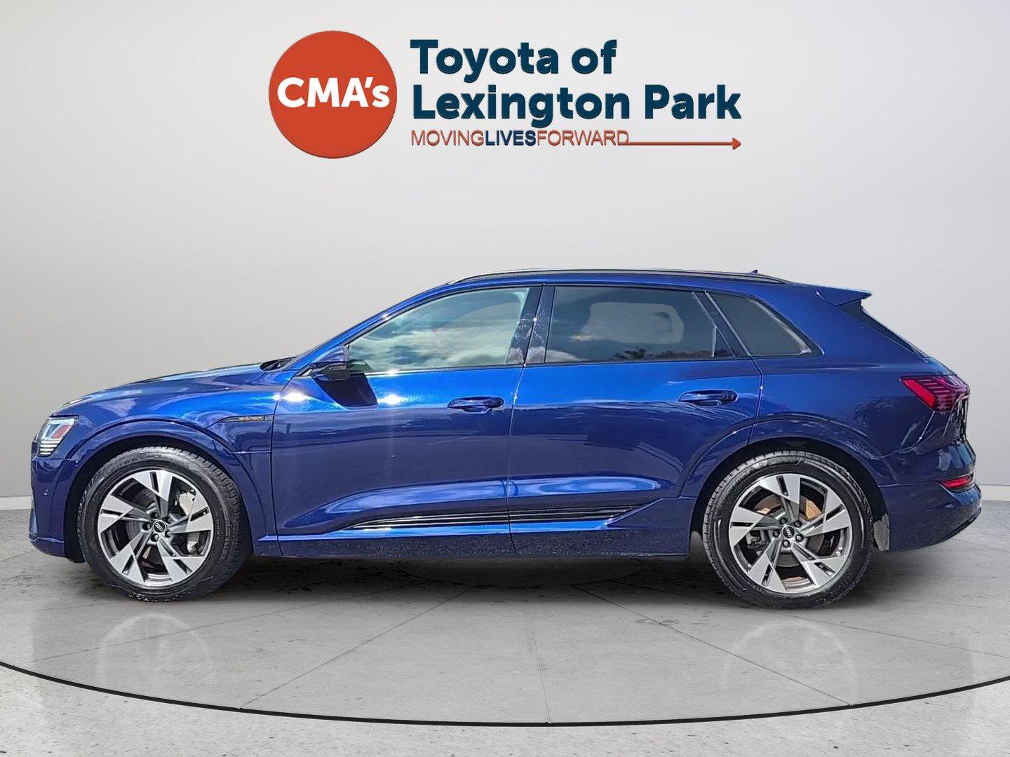 Used 2022 Audi e-tron Premium AWD/4WD image 28