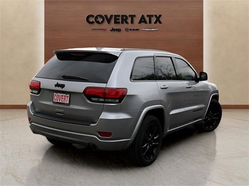 Used 2018 Jeep Grand Cherokee Altitude image 5