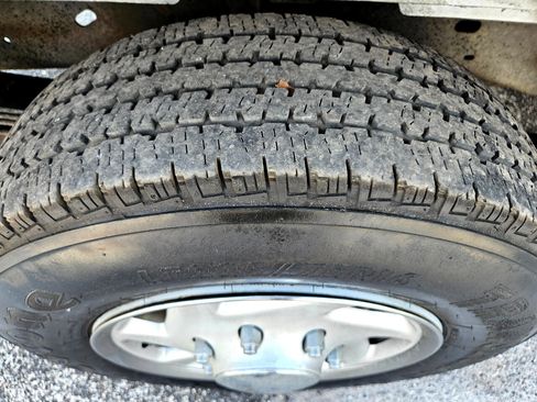 Used 1998 Ford E-250 and Econoline 250 image 16