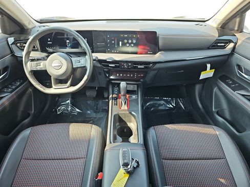 Used 2026 Nissan Kicks SR FWD image 10