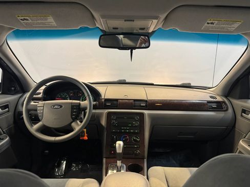 Used 2007 Ford Five Hundred SEL image 10