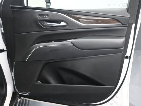 Used 2023 Cadillac Escalade Sport Platinum w/ LPO, ONYX Package image 7