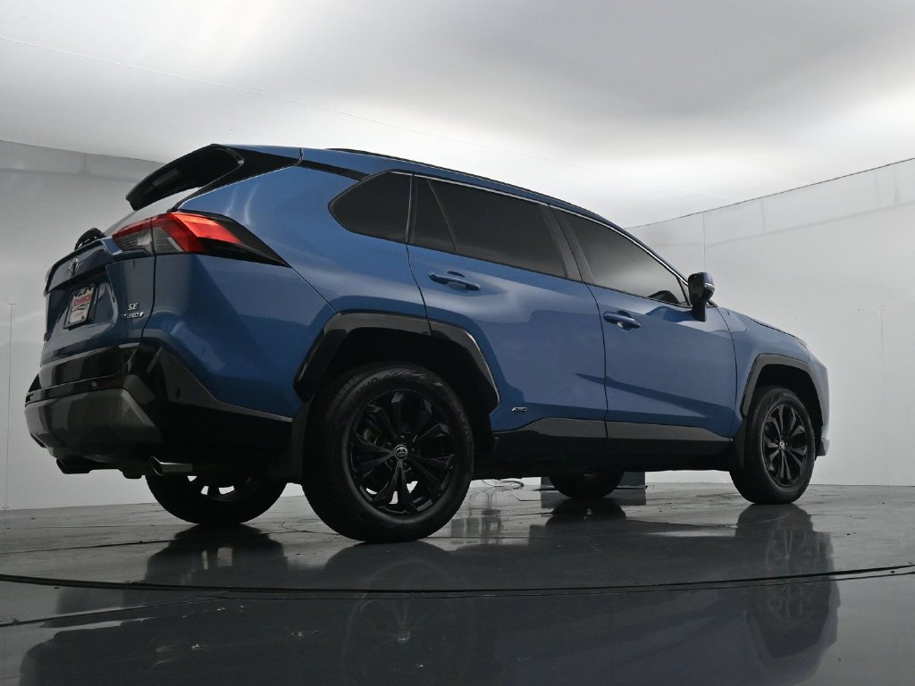 Used 2024 Toyota RAV4 SE w/ Convenience Package AWD/4WD image 37