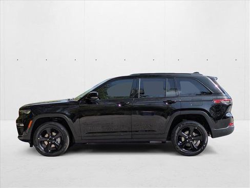 New 2025 Jeep Grand Cherokee Limited w/ Luxury Tech Group II image 9