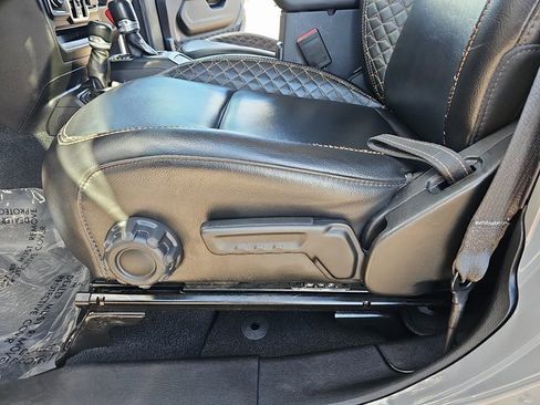 Used 2023 Jeep Gladiator Overland image 26