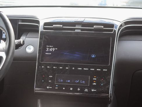Certified 2023 Hyundai Tucson Limited AWD/4WD image 19