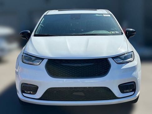 New 2026 Chrysler Pacifica Select FWD image 30