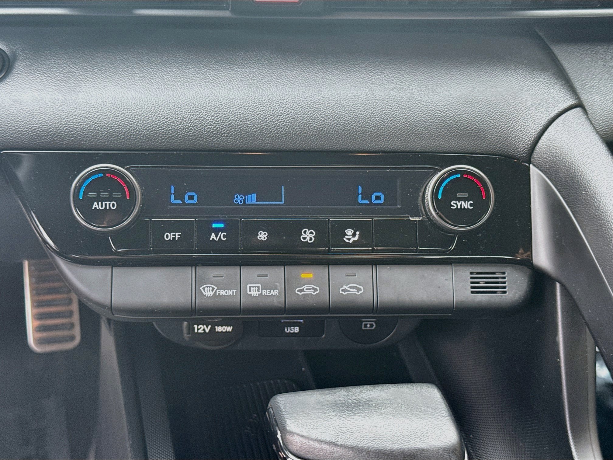 Used 2025 Hyundai Elantra Sport FWD image 12