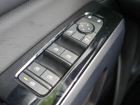 New 2026 Nissan Pathfinder SL FWD image 17