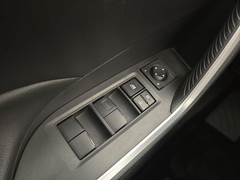Used 2022 Toyota RAV4 LE AWD/4WD image 26