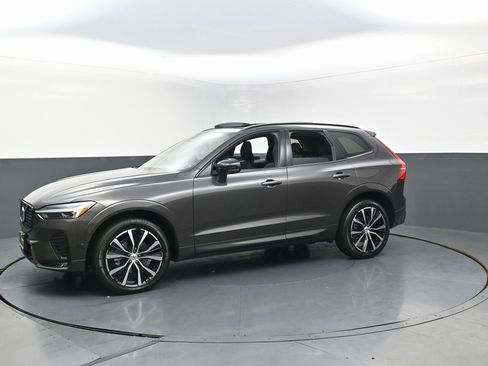 Used 2023 Volvo XC60 B5 Plus image 50
