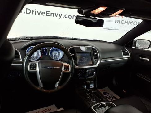 Used 2013 Chrysler 300 C RWD image 10