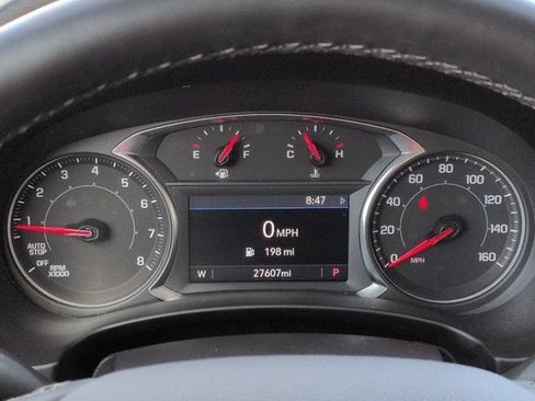 Used 2024 GMC Terrain SLT w/ Tech Package FWD image 26