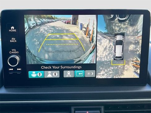 Used 2025 Honda Pilot Black Edition image 14