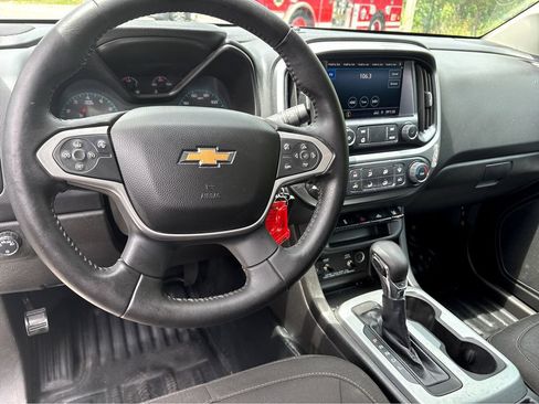 Used 2022 Chevrolet Colorado LT w/ Fleet Safety Package RWD image 4