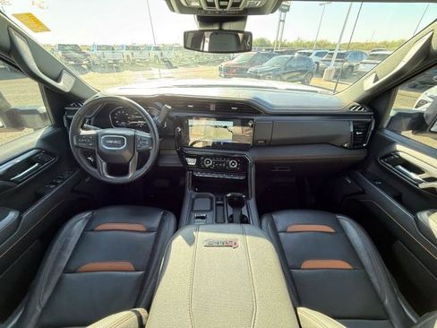 Used 2024 GMC Sierra 2500 AT4 w/ AT4 Preferred Package image 25