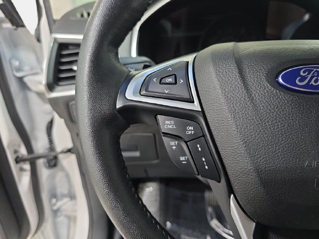 Certified 2017 Ford Edge Titanium w/ Equipment Group 302A AWD/4WD image 17