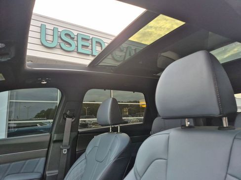 Used 2025 Kia Sorento SX Prestige image 17