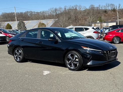 Used 2023 Hyundai Elantra Limited image 1