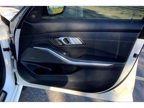 Used 2025 BMW M340i xDrive w/ Premium Package image 25