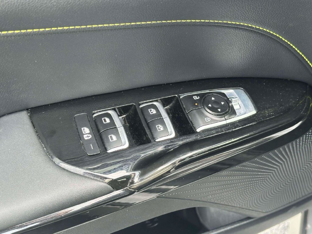 Used 2025 Kia K5 GT FWD image 17