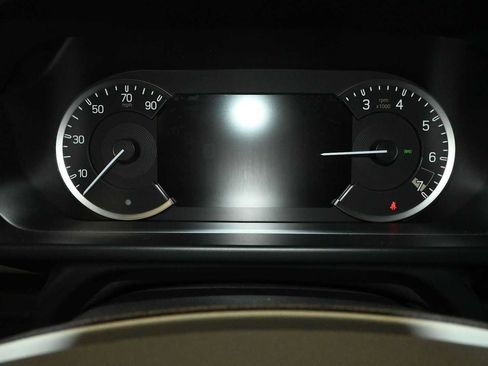 Used 2023 Land Rover Defender 110 SE AWD/4WD image 20