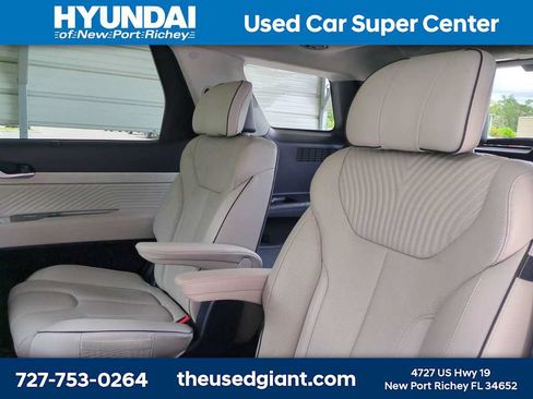 Certified 2024 Hyundai Palisade Calligraphy FWD image 16