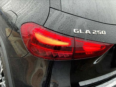 Used 2025 Mercedes-Benz GLA 250 GLA 250 image 6