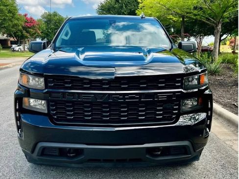 Used 2020 Chevrolet Silverado 1500 Custom w/ Custom Value Package RWD image 4