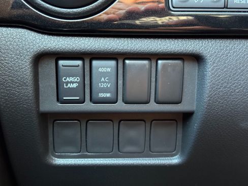 Used 2021 Nissan Titan SV w/ SV Convenience Package RWD image 17