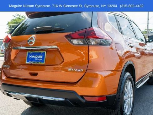 Used 2018 Nissan Rogue SV AWD/4WD image 6