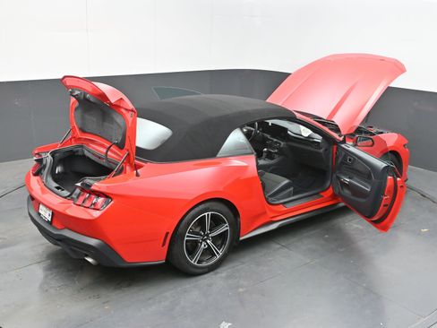 Used 2024 Ford Mustang Convertible RWD image 40