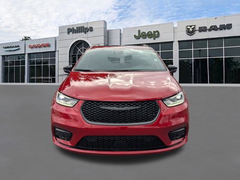 New 2026 Chrysler Pacifica Limited w/ S Appearance Package image 8