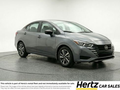 Used 2025 Nissan Versa SV image 1