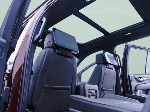 Used 2023 GMC Yukon Denali w/ Denali Reserve Package image 29