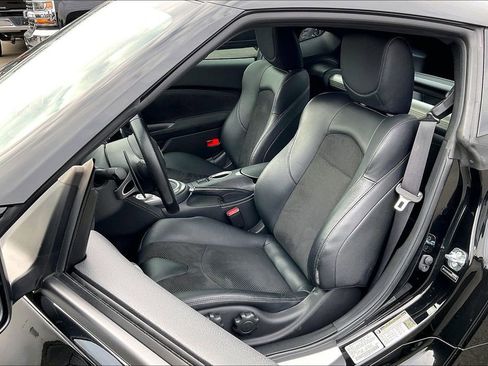 Used 2014 Nissan 370Z Touring w/ Sport Package image 23