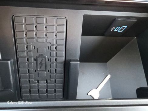 New 2026 Ford F250 Lariat w/ Black Appearance Package image 24