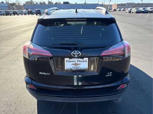 Used 2016 Toyota RAV4 LE image 5